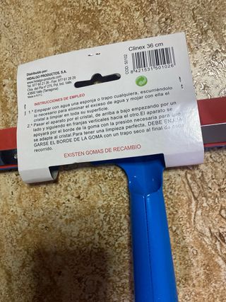 Limpiacristales marca Mauris. 36 cm. Nuevo