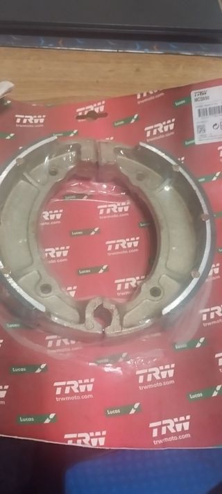 Juego Zapatas Freno Yamaha XJ, XS, XV750 TRW