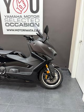 YAMAHA TMAX TECH MAX 2025