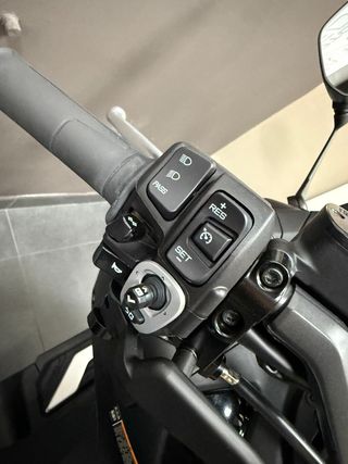 YAMAHA TMAX TECH MAX 2025