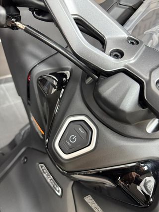 YAMAHA TMAX TECH MAX 2025