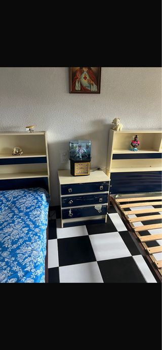Mueble juvenil 2 camas, mesilla. Banqueta...