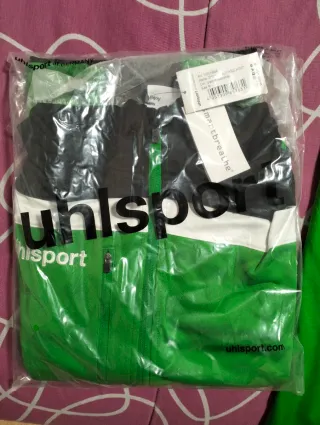 Chaqueta Uhlsport Offense Verde y Negra