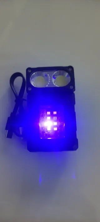 Linterna Multifuncional LED Táctica