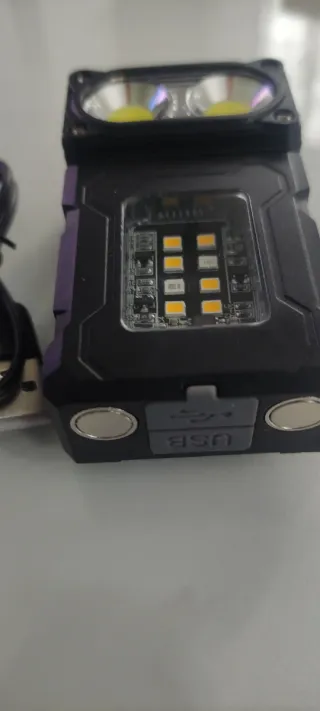 Linterna Multifuncional LED Táctica