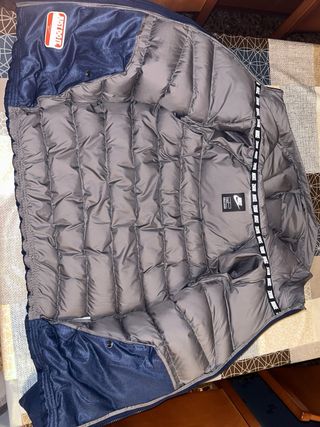 Abrigo Nike Azul Marino, Gris y Blanco