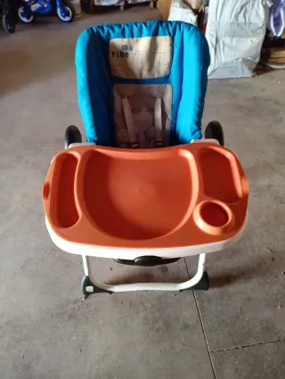 Trona, Silla Bebé Plegable y regulable en altura.