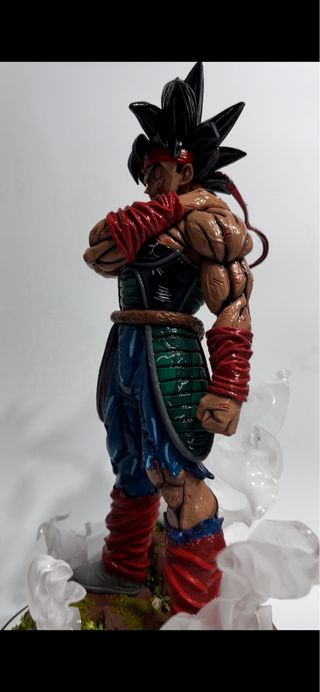 Figura Dragon Ball pintada a mano