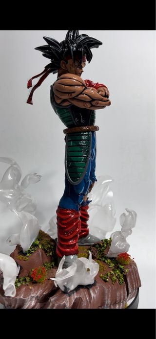 Figura Dragon Ball pintada a mano