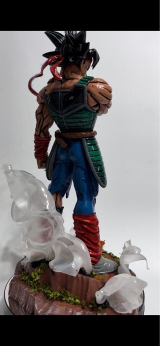 Figura Dragon Ball pintada a mano