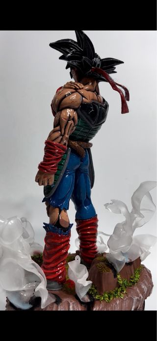 Figura Dragon Ball pintada a mano
