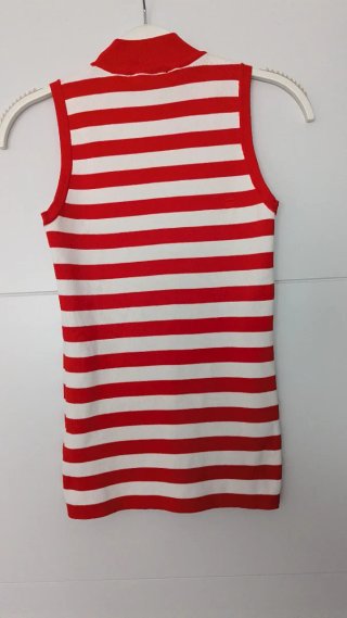 Jerseys sin mangas rojo, Betty Barday oFormula Jov