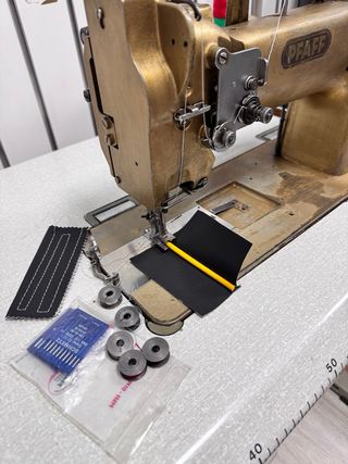 Máquina de coser industrial Pfaff triple arrastre