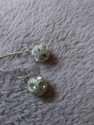 Collar adaptable con 2 bolas con falsos diamantes