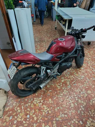 Suzuki Bandit 400 Café Racer Siniestro