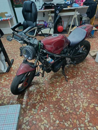 Suzuki Bandit 400 Café Racer Siniestro