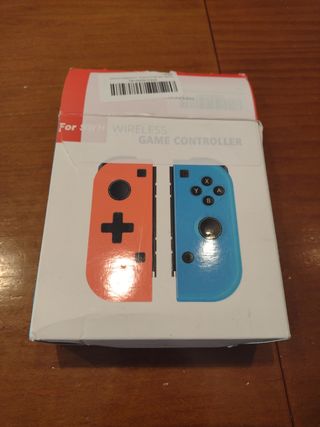 Konix Joypads para Nintendo Switch (Par)