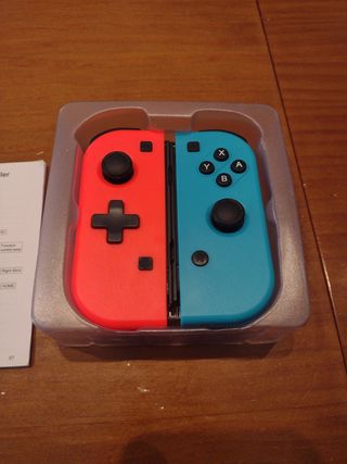 Konix Joypads para Nintendo Switch (Par)