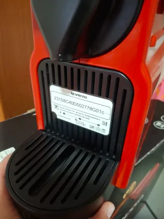 Cafetera Nespresso Roja