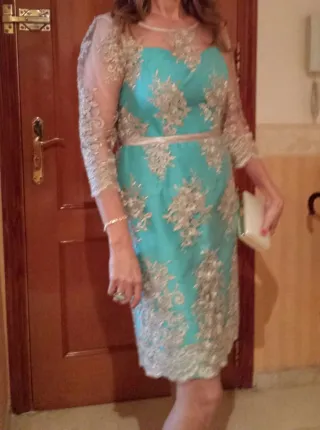 Vestido turquesa con encaje