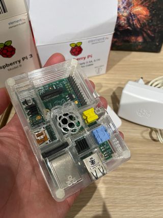 Raspberry Pi 3 B + Accesorios
