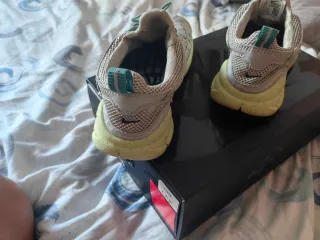 Nike Free Run Trail Gris y Amarillo