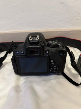 Canon EOS 700D Cámara Réflex Digital