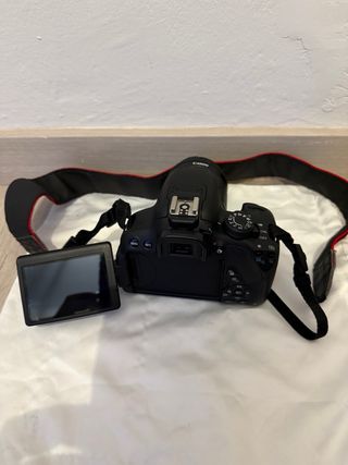 Canon EOS 700D Cámara Réflex Digital
