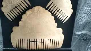 LOTE Dorado: Peinetas y Aderezo