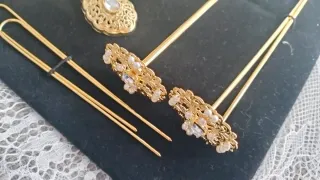 LOTE Dorado: Peinetas y Aderezo