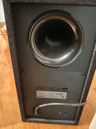 Barra Sonido Samsung y Subwoofer Negro