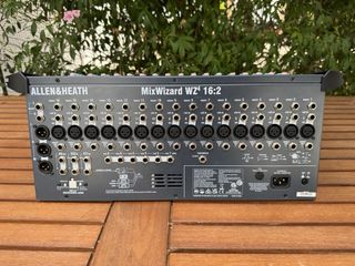 Allen & Heath WZ4 16:2 Mesa Analógica