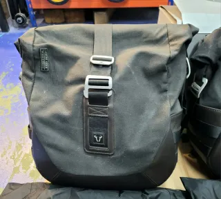 Alforjas quita y pon + Soporte Harley Sportster