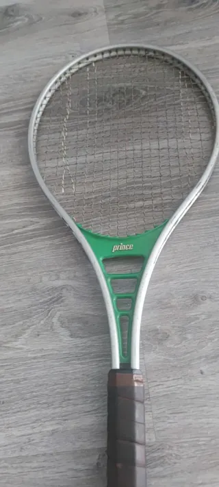 Raqueta de tenis Prince con funda