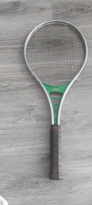 Raqueta de tenis Prince con funda