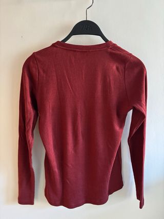 Camiseta Massimo Dutti cuello pico granate