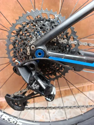 Mondraker Podium Carbono 29 pulg, uso pistas
