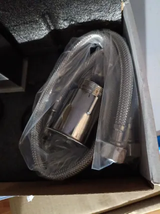 Grifo de lavabo metálico