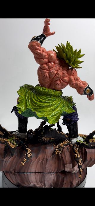 Figura Dragon Ball pintada a mano