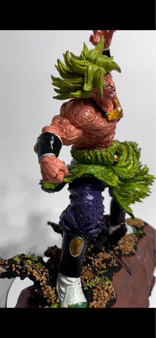 Figura Dragon Ball pintada a mano