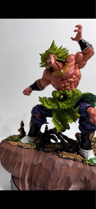 Figura Dragon Ball pintada a mano