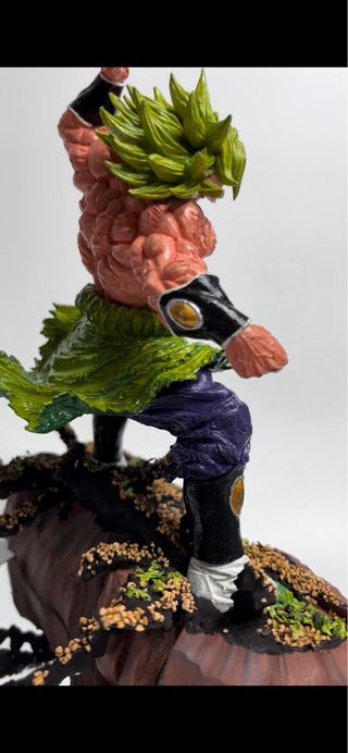 Figura Dragon Ball pintada a mano