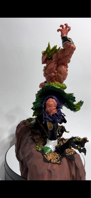 Figura Dragon Ball pintada a mano