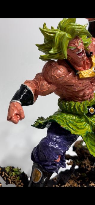 Figura Dragon Ball pintada a mano