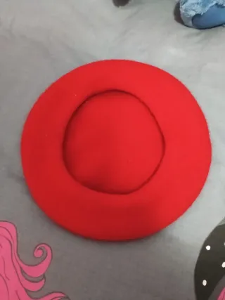 Boina Roja Estilo Francés Mujer