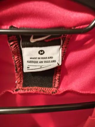 Sudadera entrenamiento Nike roja leer descripción