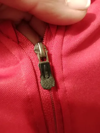 Sudadera entrenamiento Nike roja leer descripción