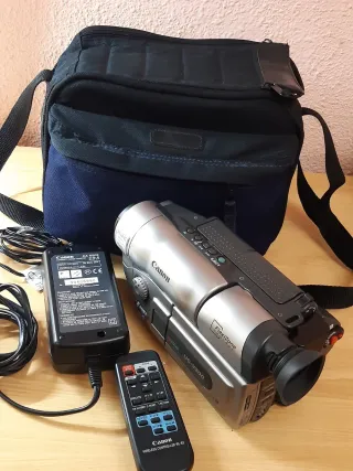 Videocamera Canon UC-V300 con accessori