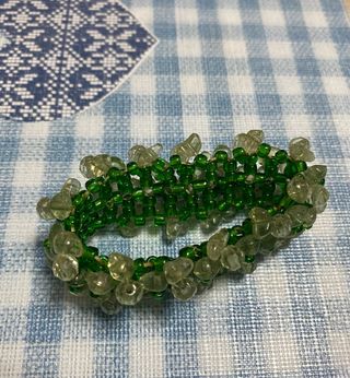 Pulsera de cuentas verdes