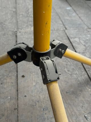 Trípode de Luces Amarillo